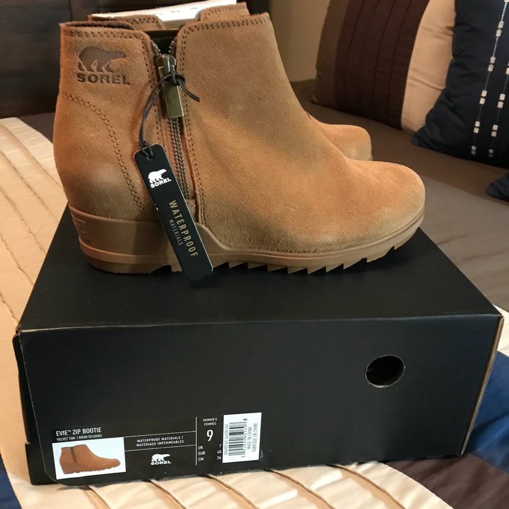 Sorel Waterproof Evie Zip Boots in Velvet Tan